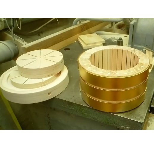 Wooden press-barrel, 6 litres